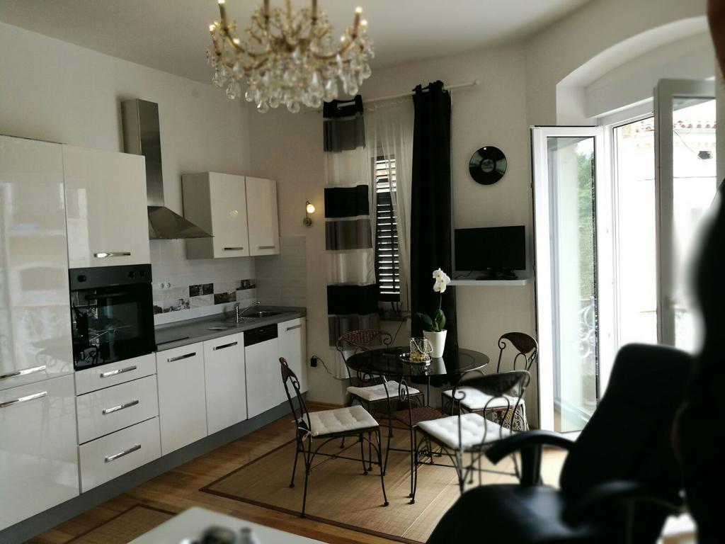 Ana Apartment Póla Kültér fotó